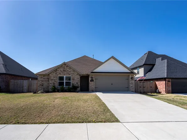 702 W Jillian St, Siloam Springs, AR 72761