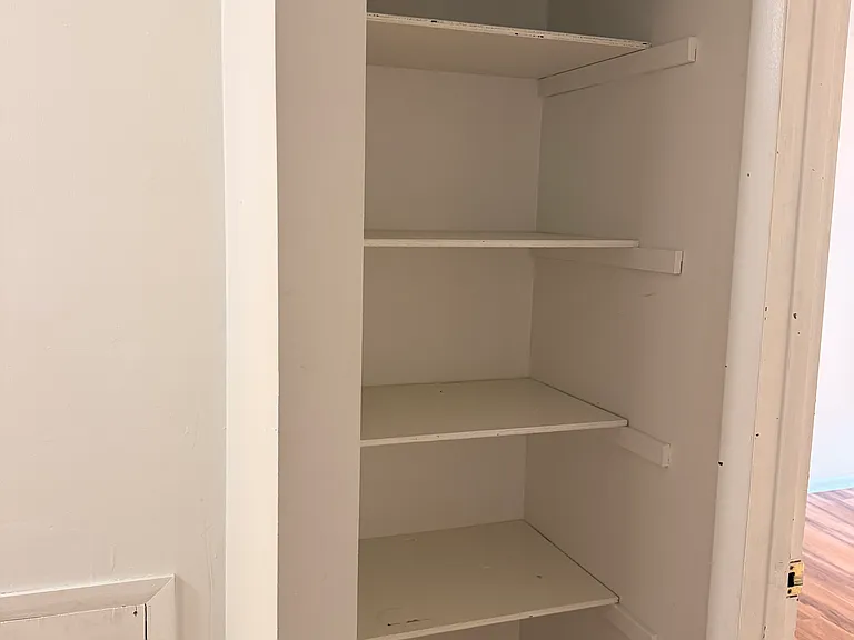 2711 Grand Ave S #7 — Photo 3