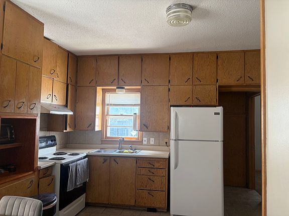 5th image of 145 N Dodge Ave