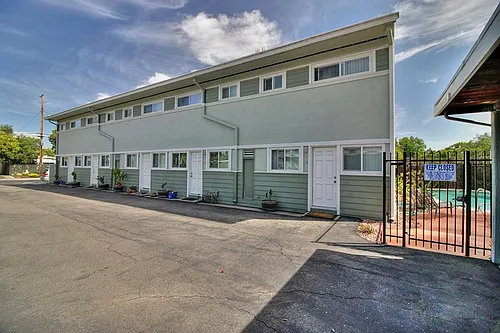 736 Sutter Ave Photo 1