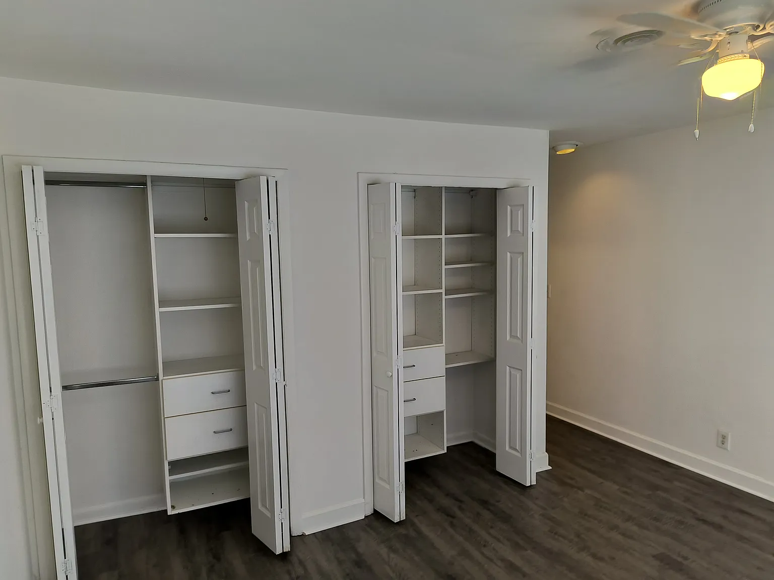 4 bed, 2.5 bath, 2400 sqft, $1,400 — Photo 1
