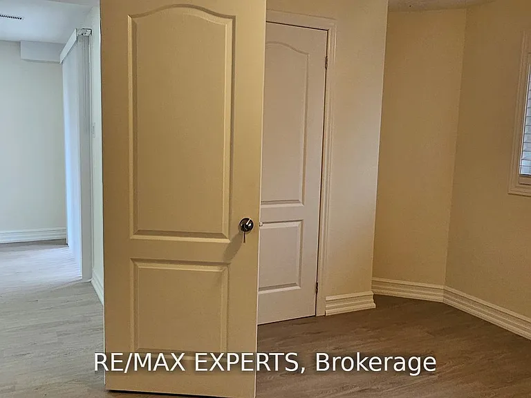 221 Matthew Dr #BASEMENT — Photo 11