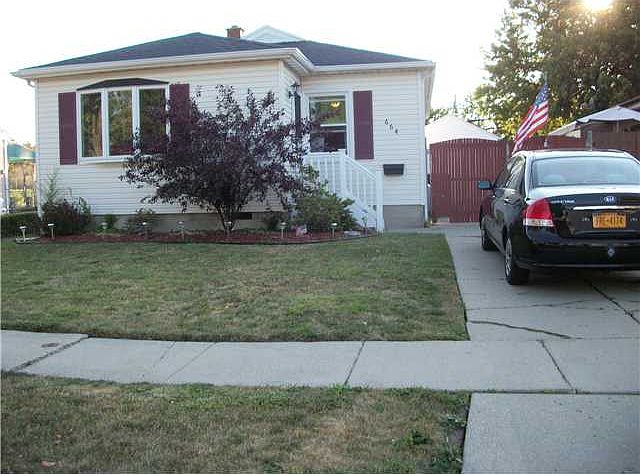 1st image of 664 Loretta St