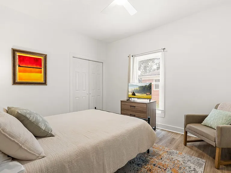206 E Geer St #A — Photo 7