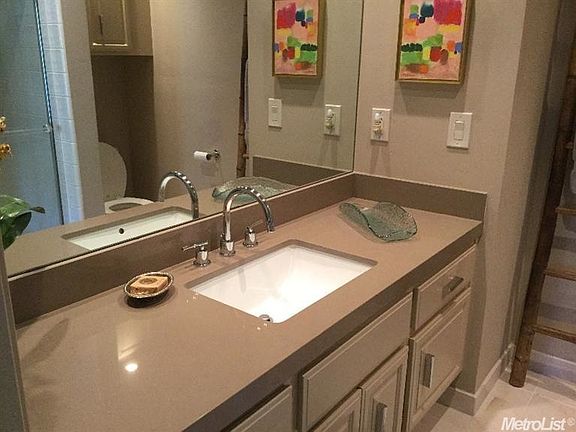 3rd image of 2740 Sherwood Ave APT B