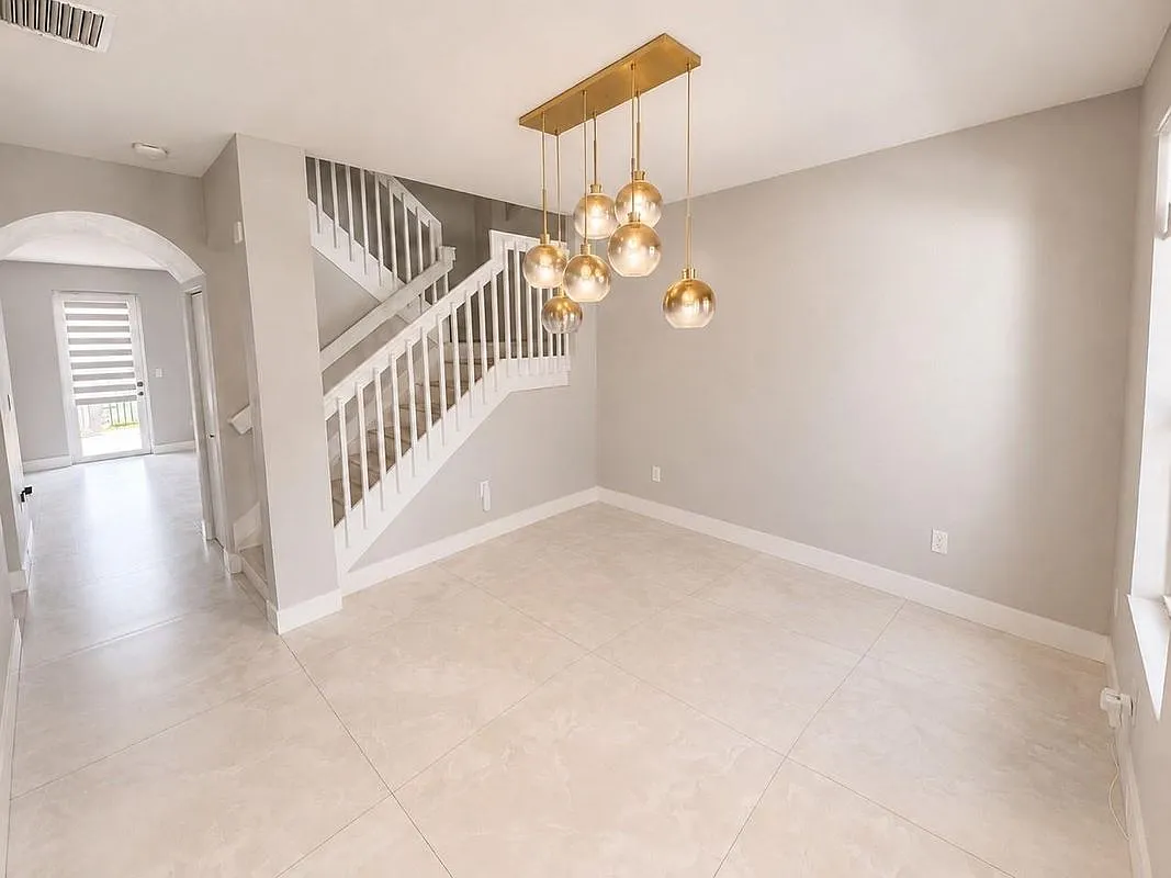 3 bed, 2.5 bath, 1816 sqft, $3,600 — Photo 4