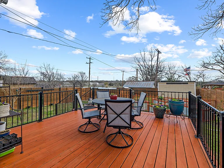 1120 Vance St #1 — Photo 15
