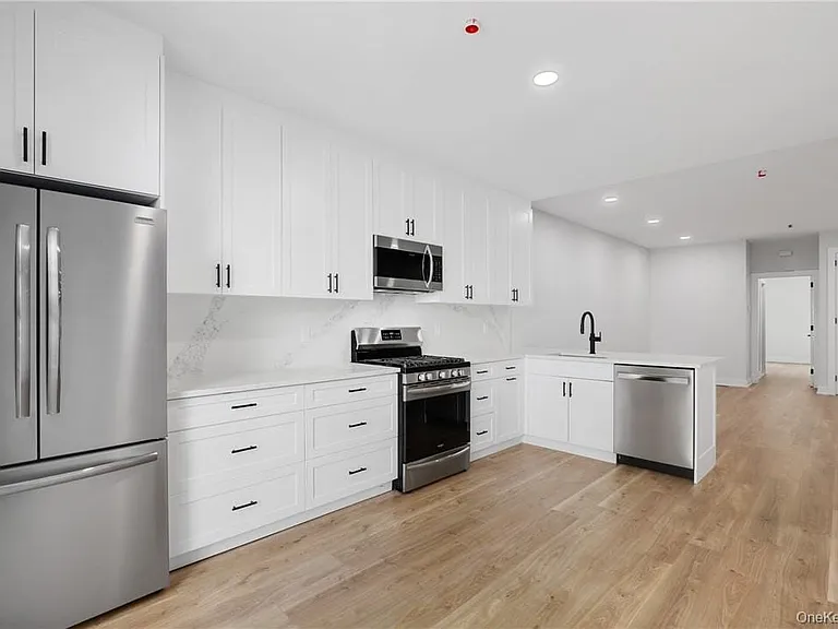 447 Warburton Ave #1 — Photo 2
