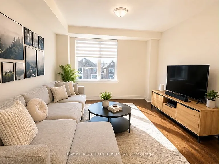 8 Thomas Frisby Jr Cres — Photo 4