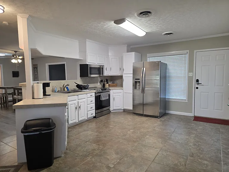 325 S Saunders St #1 — Photo 27