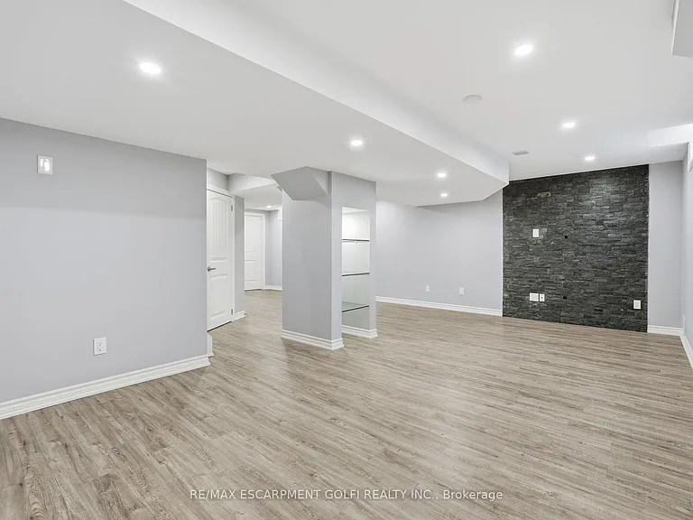 100 Springstead Ave — Photo 33