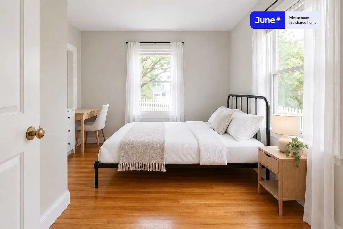 Full bedroom in 3 bed/1 bath home in Brighton #1516 C — Photo 1