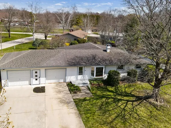 703 E Dixon Ave, Charlevoix, MI 49720