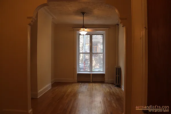 Rented by aptsandlofts.com | media 8