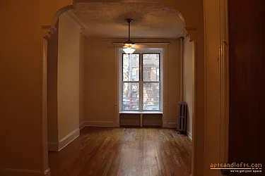 Rented by aptsandlofts.com