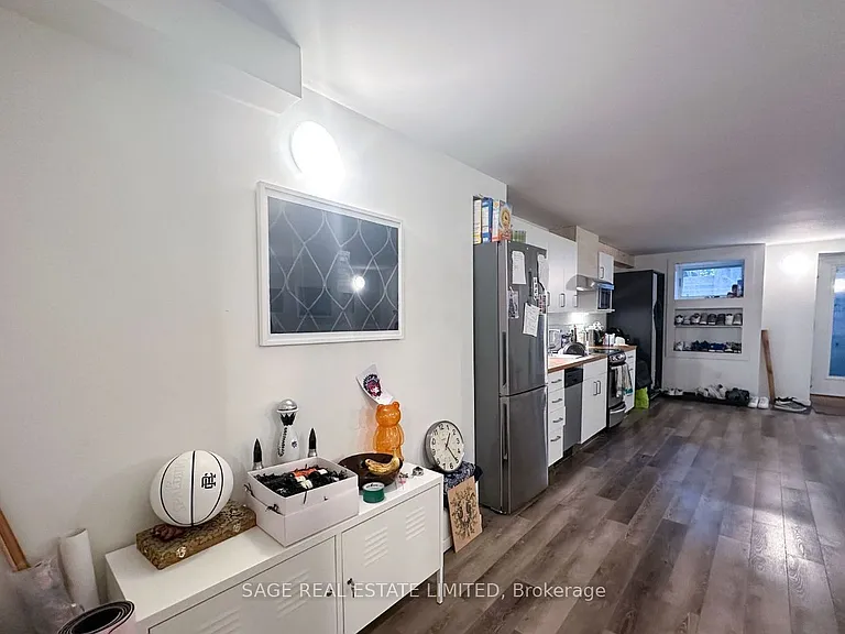 691 Richmond St W #LOWER — Photo 8