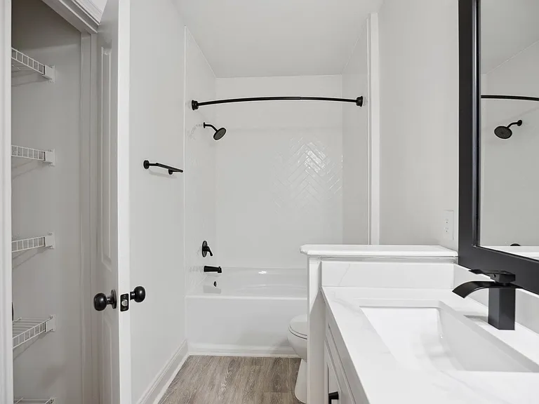 Enclave at Rivergate — Photo 30