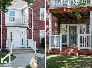 6 Captains Ct Unit 1R, Madison, WI 53719