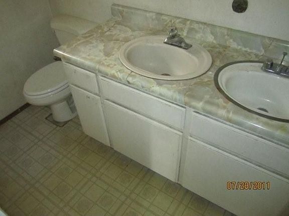 4th image of 2726 D Ave