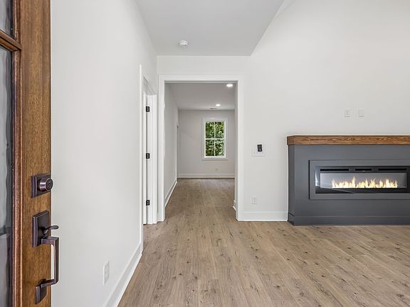 5th image of 200 Wallace St