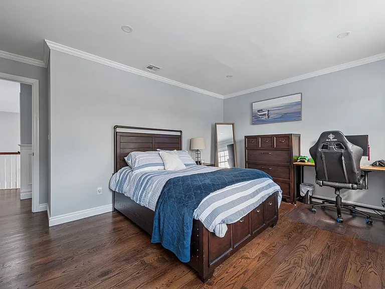 47 Bathing Beach Rd — Photo 15