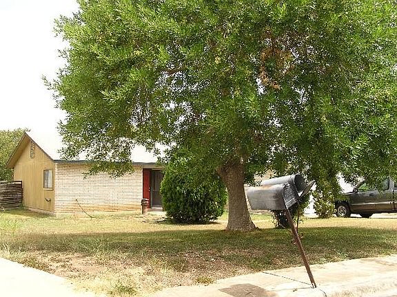2nd image of 1022 Victoria Xing