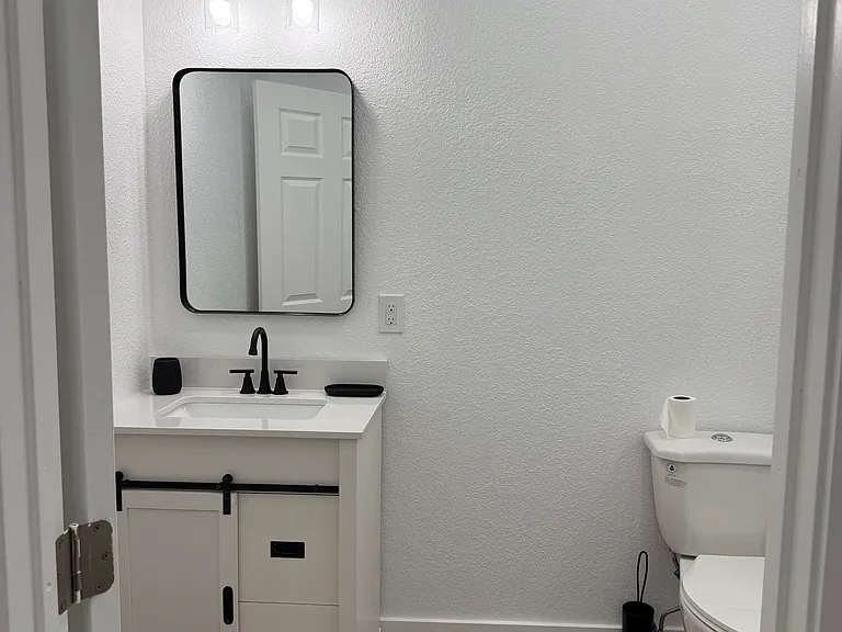 1155 Valencia Rd — Photo 6