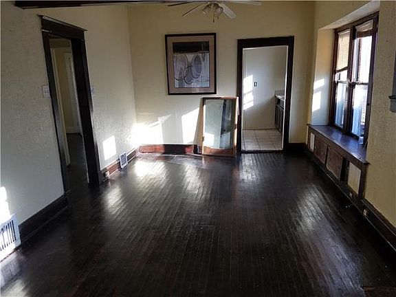 3rd image of 4521 Olive St