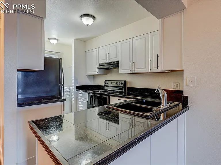 1642 S Idalia Cir #B — Photo 26
