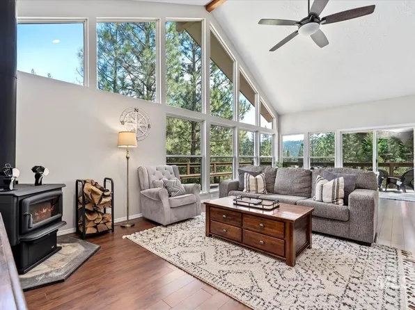 30 Tamarack Ct, Garden Valley, ID 83622