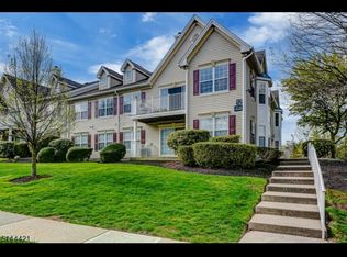 1202 Magnolia Ln, Branchburg, NJ 08876