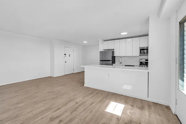 Sold by Compass | media 4