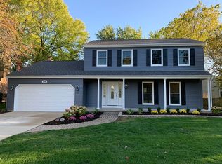 2258 Paddock Ct, Geneva, IL 60134