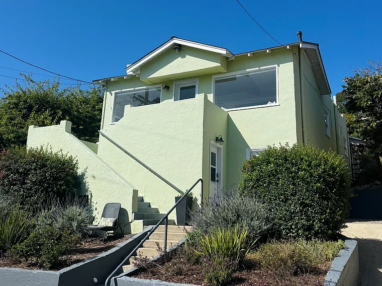 577 Cypress St #B — Photo 1