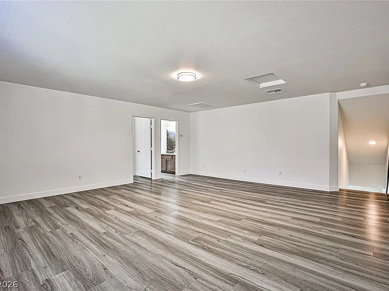 6744 Philharmonic Ave — Photo 15