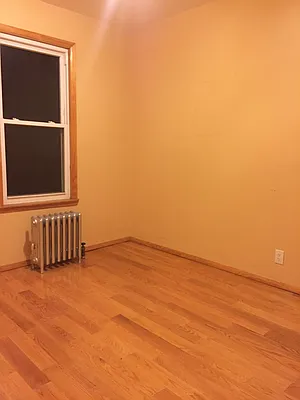 Rented by Metroline Realty | media 30