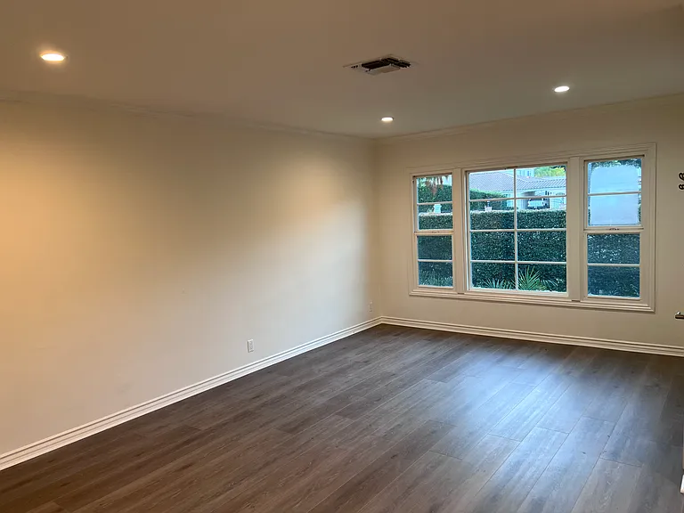 10650 Camarillo St #1 — Photo 5