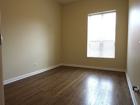 3rd image of 5144 S King Dr APT E3