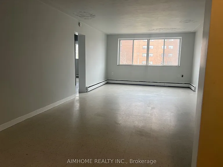 2393 New St #402 — Photo 8