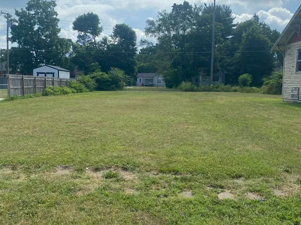 1045 Broadway Ave, Benton Harbor, MI 49022