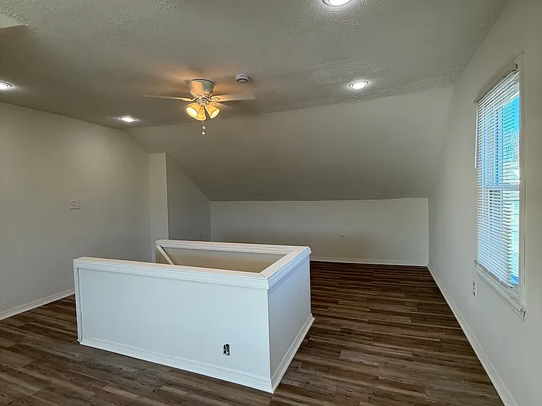 1841 Chislett St — Photo 24