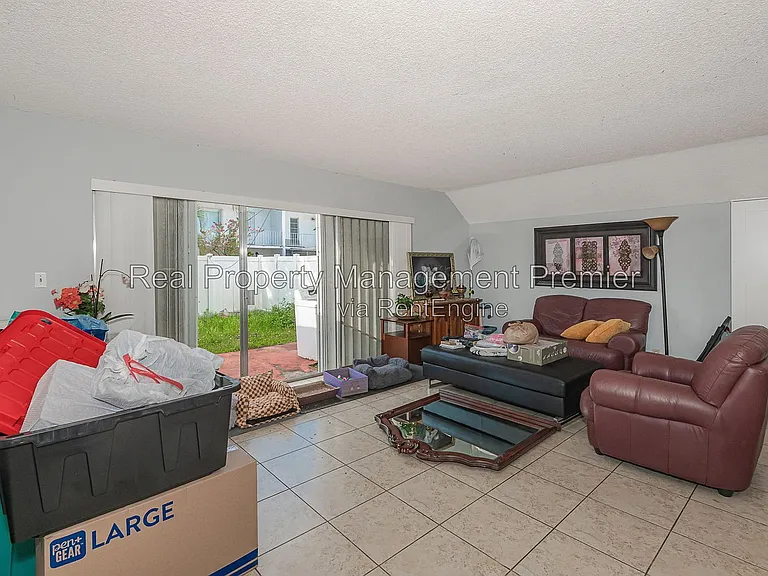 6768 SW 39th Ct — Photo 4