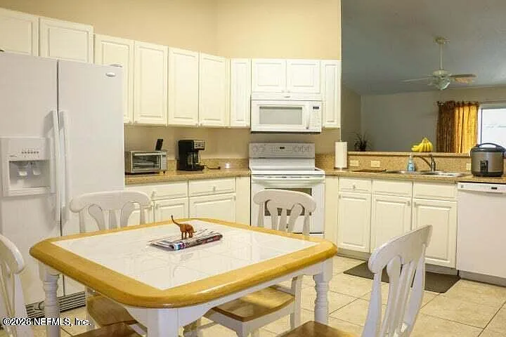 2114 Forest Gate Dr E — Photo 3