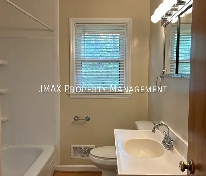 5240 Springlawn Ave — Photo 14