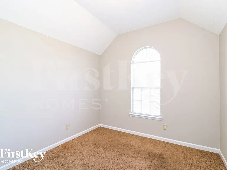 6911 Lagrange Cir S — Photo 11