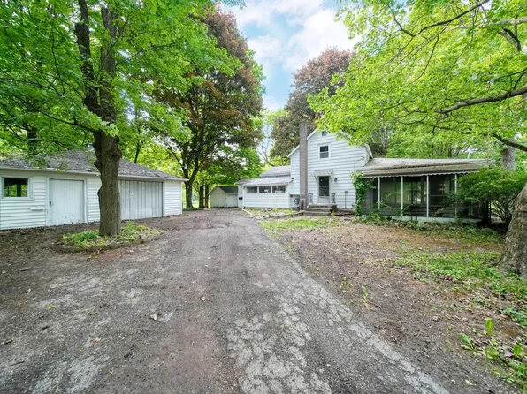 538 S Jackson St, Hanover, MI 49241