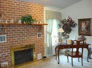 503 Parkmeadow Dr, Pottsville, PA 17901