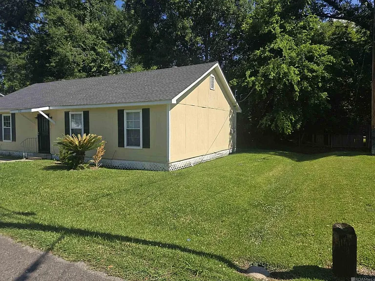 1152 Freeman Ln — Photo 3
