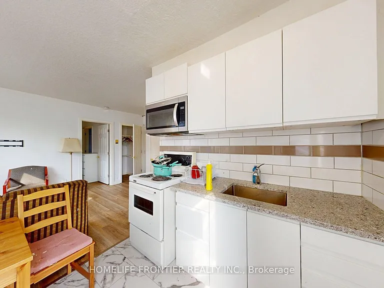 1110 Weston Rd #4 — Photo 4