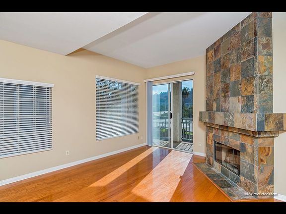 5th image of 2150 Camino De La Reina Unit 301